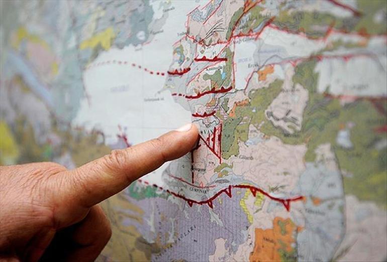 Deprem kahini bu kez İstanbulu işaret etti Altı faylarla dolu ve hepsi ölü