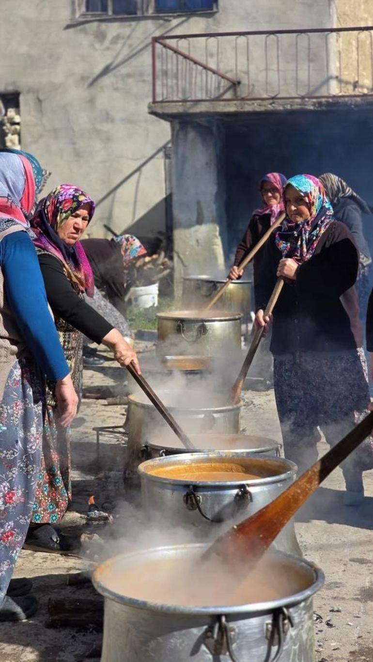 672 yıllık tarifle yılda 1 kez yapılıyor Duyan herkes oraya akın ediyor
