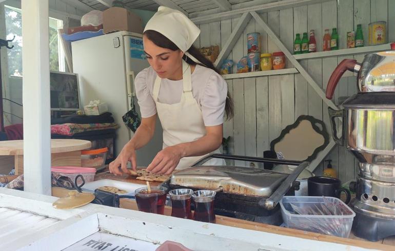 28 yaşındaki Elif hem anne hem de kendi işinin patronu Cesaret edemeyenlerin ilhamı oluyor
