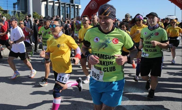 19 Mayıs Atatürkü Anma, Gençlik ve Spor Bayramı kutlanıyor Bakan Bak Anıtkabir’de