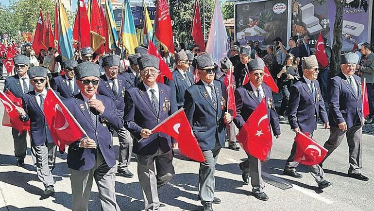 Bayram coşkusu her yanı sardı