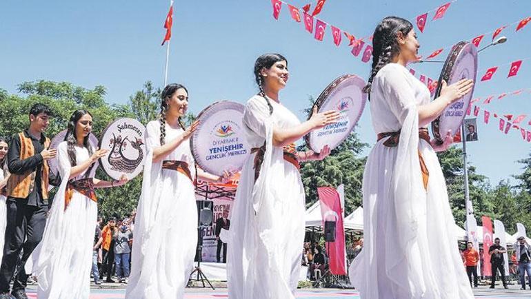 Bayram coşkusu her yanı sardı