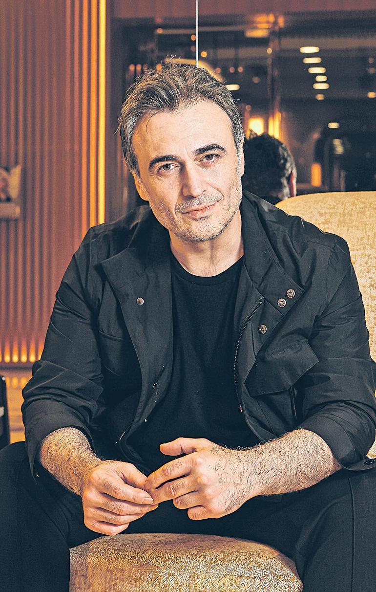Kazı kazandan çıkan parayla ilk gitarımı aldım