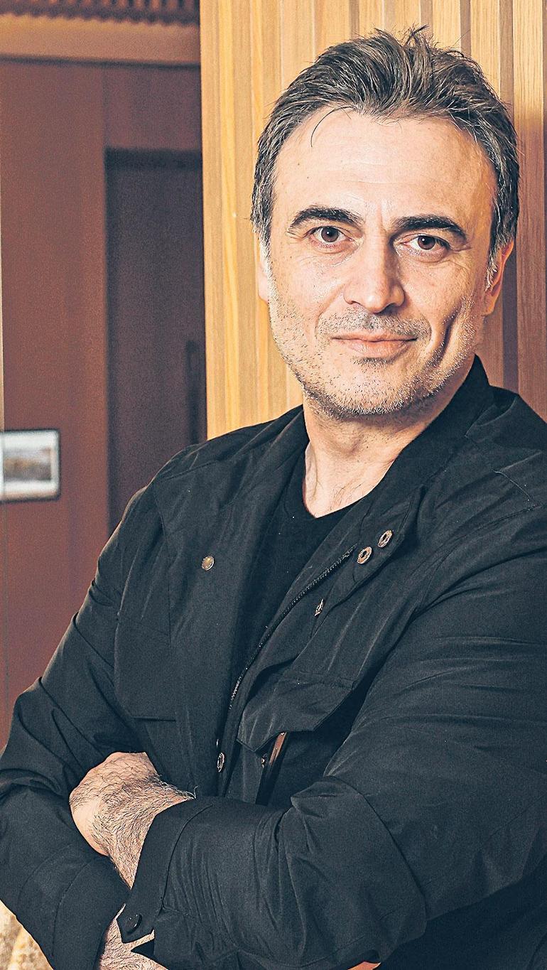 Kazı kazandan çıkan parayla ilk gitarımı aldım