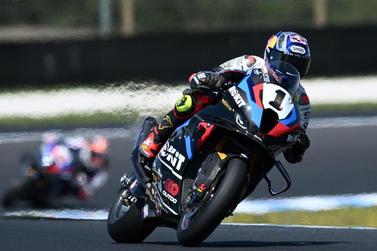Milli motosikletçi Toprak Razgatlıoğlu, MotoGPde yarışacak