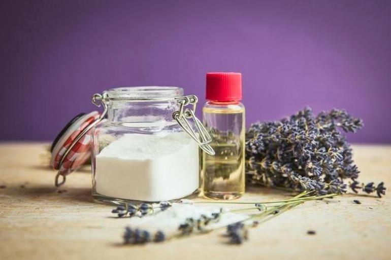 Balık gibi kokmaya son Sadece 5 TLye doğal deodorant tarifi Ter kokusunu bıçak gibi kesiyor: Sadece 3 malzeme ile hazırlanıyor