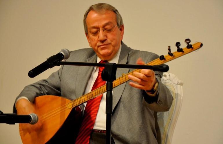 Türk halk müziğinin efsane ismi Mehmet Erenler hastaneye kaldırıldı