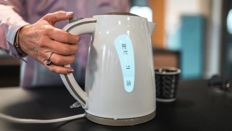 Kettle kireçlenmesine doğal çözüm Bu yöntemlere dikkat: Aylarca tertemiz kalmasını sağlıyor, yılar boyu sorunsuz kullanacaksınız