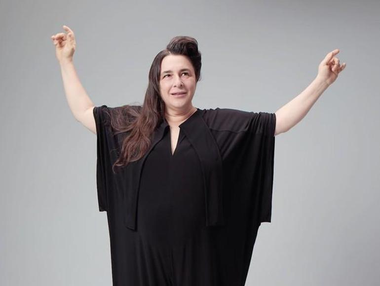 Esra Dermancıoğlu Fransa’dan güldürdü Lokal dansımızı yaptık