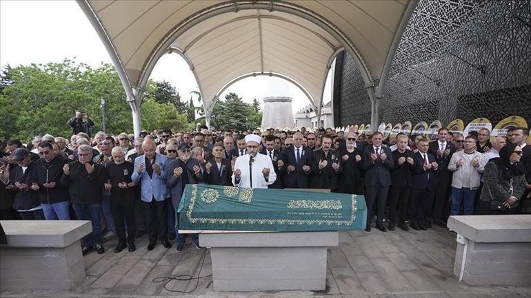 İlhan Şeşenin ailesinden yürek sızlatan paylaşım Sensiz ilk doğum günün