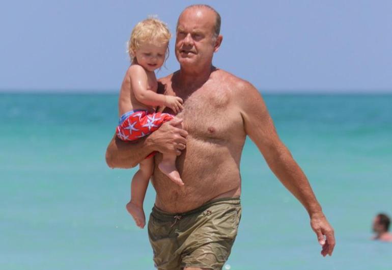 70 yaşındaki usta oyuncu sekizinci kez baba olacak