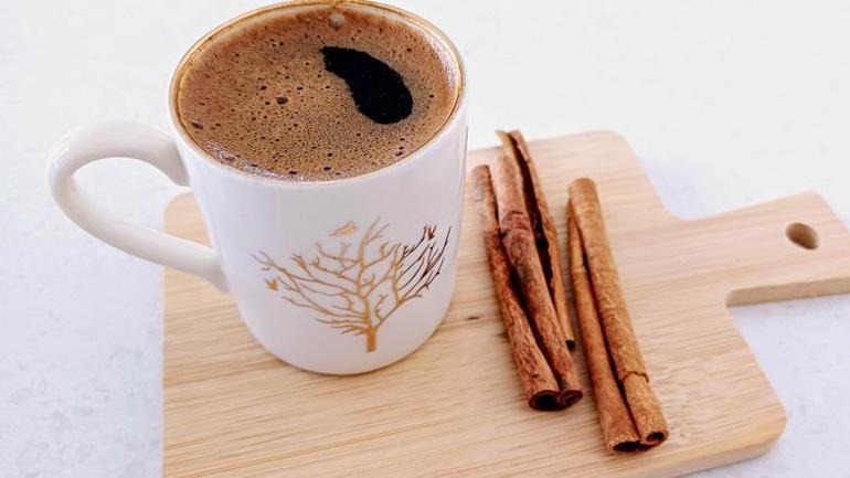Kahvenin içine 2 kaşık ekleyin Metabolizma hızını yüzde 100e çıkartıp bel, basen, göbek ne varsa mum gibi eritiyor Manken vücudunun sırrı