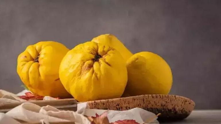 Hem kendisi hem çekirdeği şifa Tatlısını yapıp kaşık kaşık tüketin: Vücuttaki ödemi söküyor, bağırsakları harıl harıl çalıştırıyor