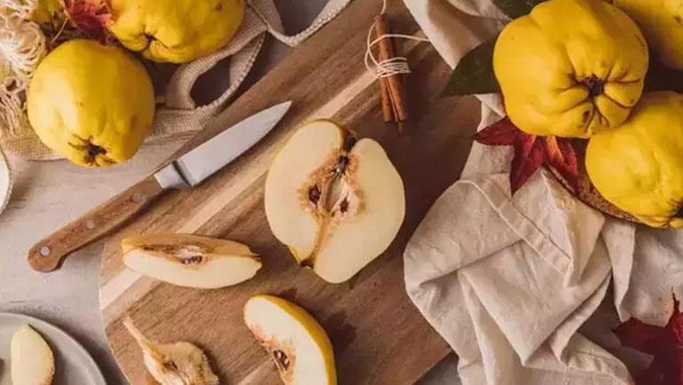 Hem kendisi hem çekirdeği şifa Tatlısını yapıp kaşık kaşık tüketin: Vücuttaki ödemi söküyor, bağırsakları harıl harıl çalıştırıyor