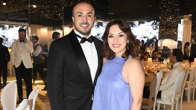 Ezgi Mola ve Mustafa Aksakallı boşandı İlk açıklama geldi