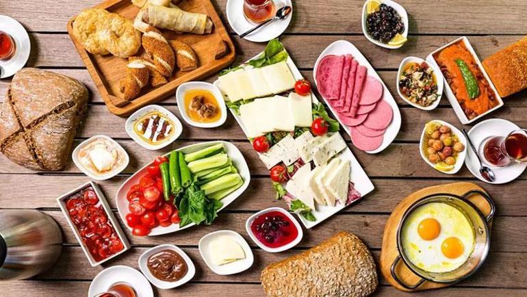 Yaz aylarında fit kalmanın sırrı Kahvaltıda mutlaka bunları tüketin: Kilo kilo ödem atmanızı sağlıyor, cayır cayır yağ yakıyor