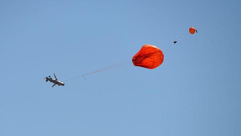 AKINCI’dan atılan KEMANKEŞ 1’den tam isabet Hava hedeflerinin hepsini vurdu