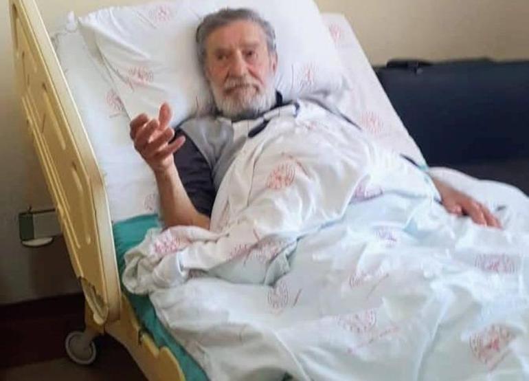 Geçtiğimiz ay hastaneye kaldırılan usta sanatçı Ahmet Mekine sürpriz ziyaretçi