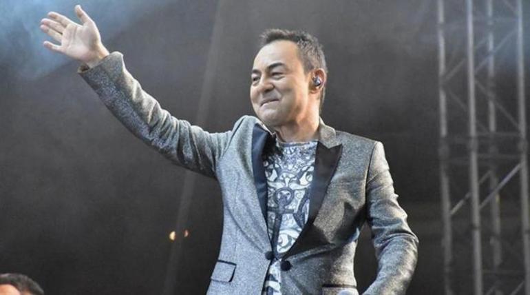 Serdar Ortaç sevenlerini korkuttu Yürümekte zorlanınca yeniden tekerlekli sandalye kullanmaya başladı
