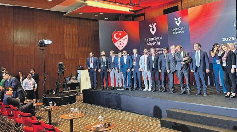 Şampiyon sahaya indi