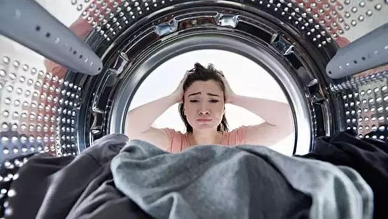 Kötü kokuyu anında kesiyor Çamaşır makinesine bir kaşık eklemek yeterli: Aylarca tertemiz kokmasını sağlayacak