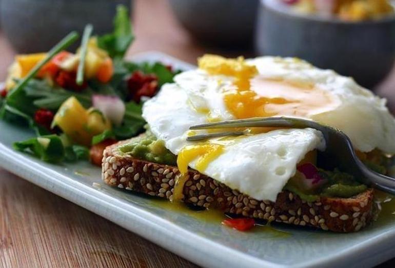 İbrahim Saraçoğlu en marifetli vitamin diyor Eksiği kemik erimesi ve bel bükülmesine neden oluyor, şekere karşı bile etkili