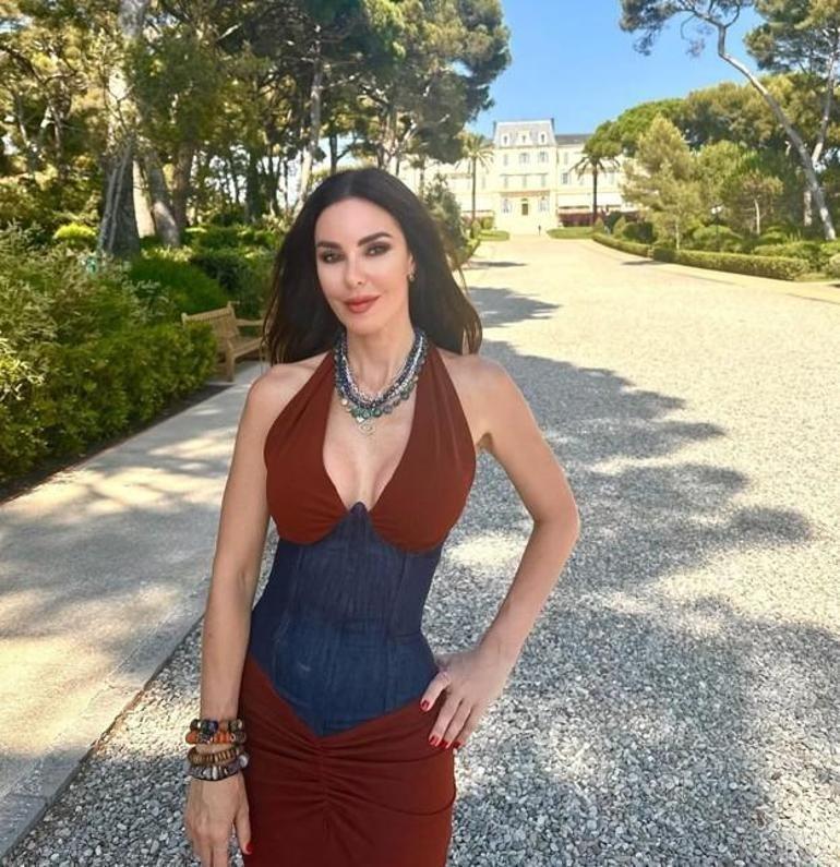 Defne Samyeli son pozlarıyla sosyal medyada beğeni topladı