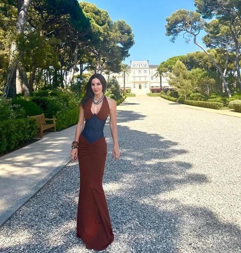 Defne Samyeli son pozlarıyla sosyal medyada beğeni topladı