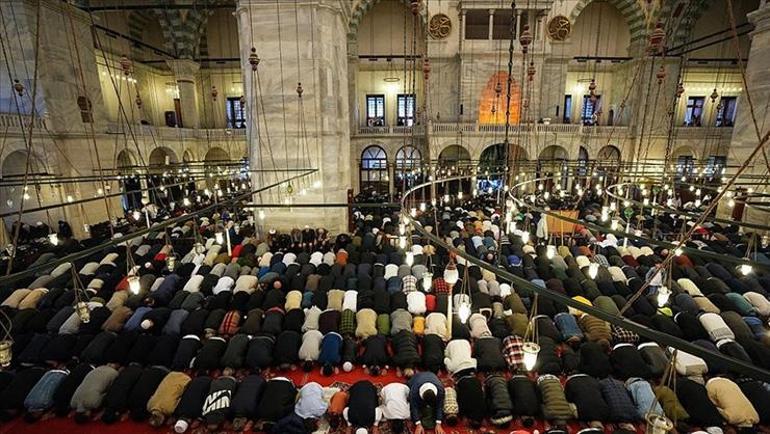 İSTANBUL, ANKARA, İZMİR CUMA NAMAZI SAATİ: Cuma ezanı saat kaçta okunuyor 11 Temmuz Cuma namazı saati
