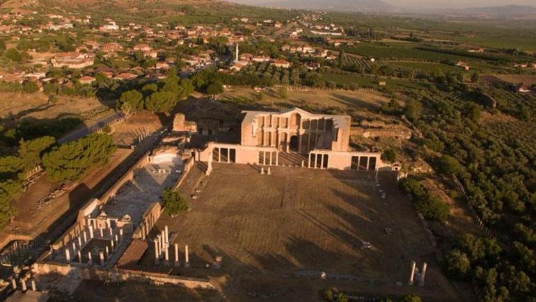 Bakan Ersoy müjdeyi verdi Sardes ve Bin Tepeler Lidya Tümülüsleri UNESCO tarafından tescillendi
