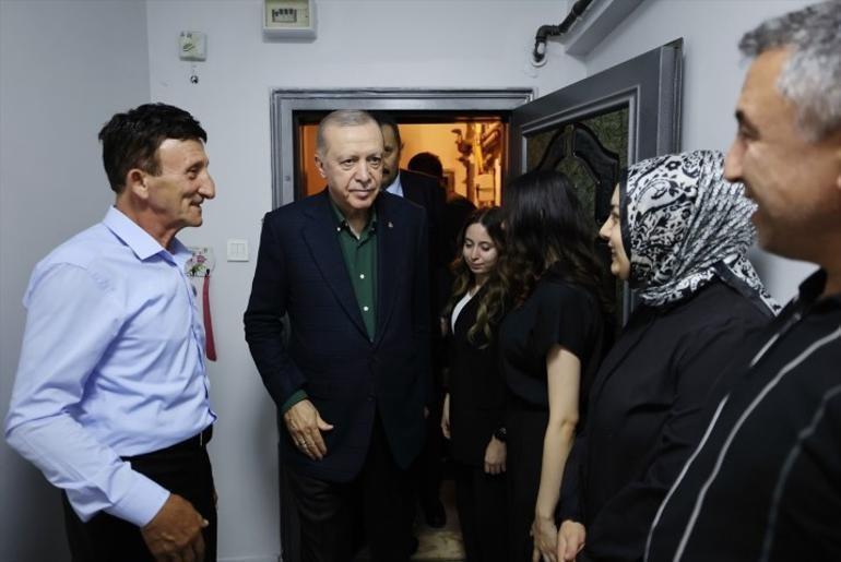 Cumhurbaşkanı Erdoğan, şehit ailelerini ziyaret etti Duygulandıran diyalog