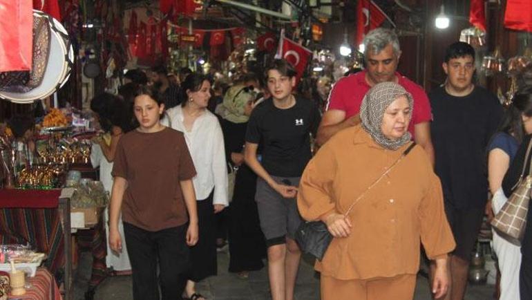 45 derecede turist akını Sıcağa rağmen gelmeye devam ediyorlar