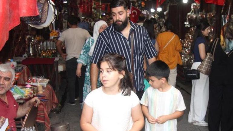 45 derecede turist akını Sıcağa rağmen gelmeye devam ediyorlar