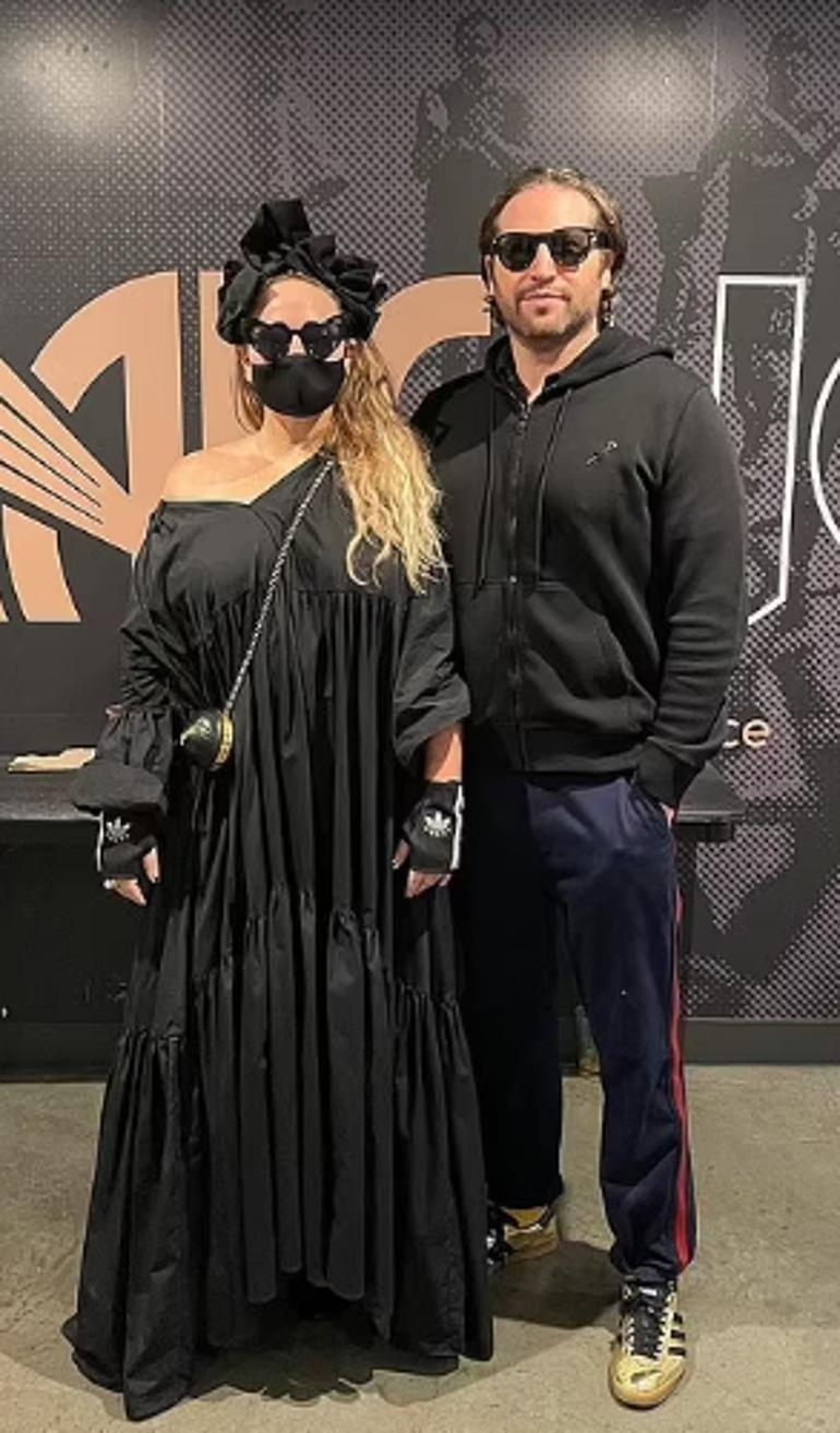 Sia ile Harry Jowsey el ele görüntülendi 21 yaş farkı gündem oldu