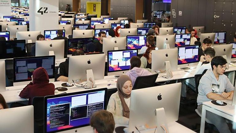 Eğitim dünyasında yeni bir sayfa aralanıyor 42 Türkiye geleceğin yazılımcılarını yetiştiriyor