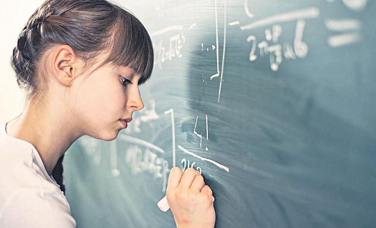 Kızlar matematikte neden hep geride