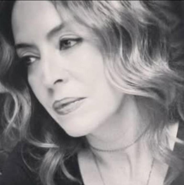 Akın Akınözünün anne hasreti geçmek bilmiyor: Bazı hatıralar kalır