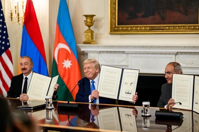 Beyaz Sarayda tarihi zirve Trump: Azerbaycan ve Ermenistan 35 yıl boyunca savaştılar ve şimdi dost oldular