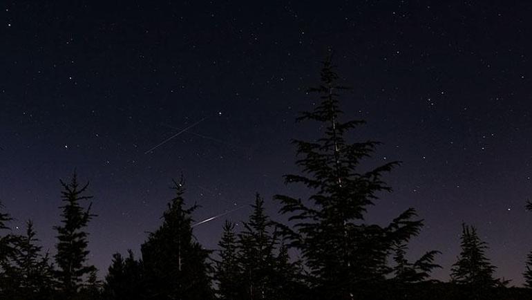 Meteor yağmuru Türkiyede ilgiyle izlendi Görsel şölen büyüledi