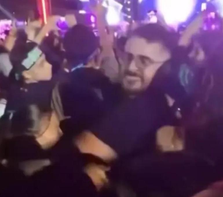 Manifest konserinde olay çıktı İki grup arasında tokatlı kavga