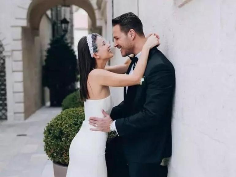 Burak Çelikten eşine romantik kutlama Süper anne