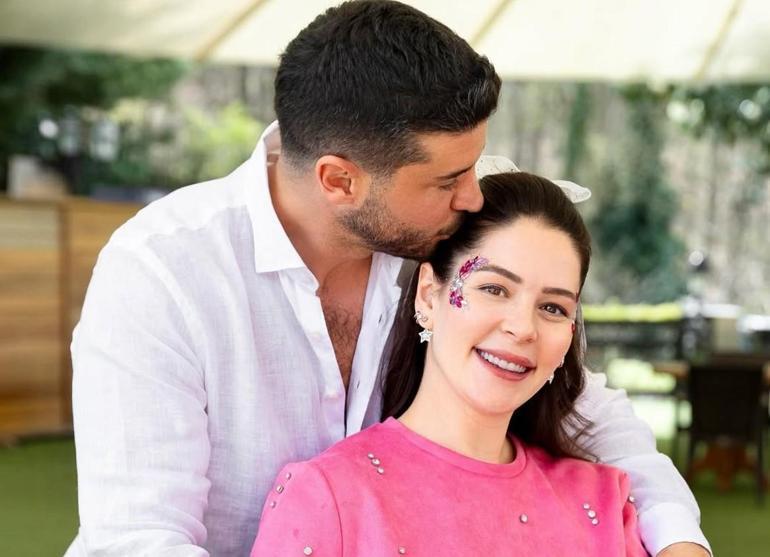 İhanet iddiasıyla sarsılmışlardı Berk Oktay ve Yıldız Çağrı Atiksoydan romantik poz