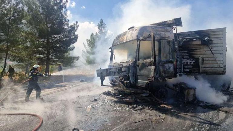 Adanada korku dolu anlar Büyükbaş hayvan yüklü tırda yangın çıktı