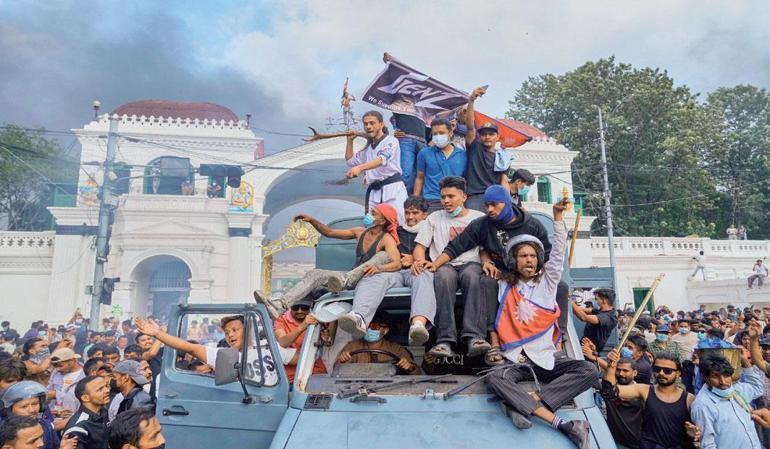 Nepalde sosyal medya isyanı