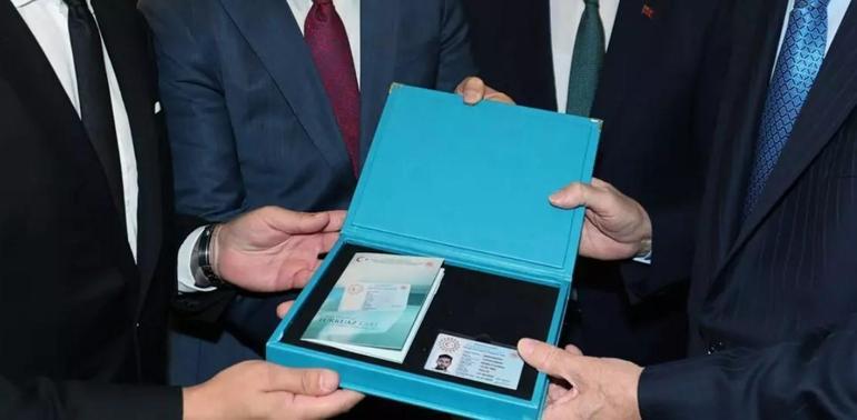 Cumhurbaşkanı Erdoğan verdi Danilo Zannaya Turkuaz Kart verildi