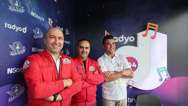 Bakan Kacırdan Demirören Medya standına ziyaret