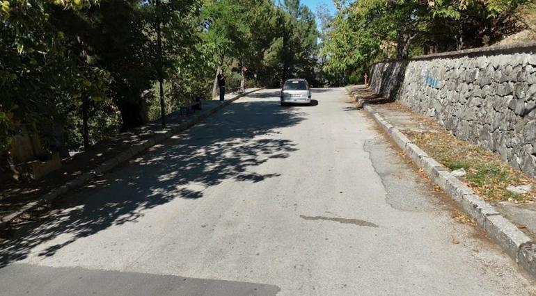 Herkes bu gizemi merak ediyordu Yokuş yukarı giden otomobillerin sırrı çözüldü