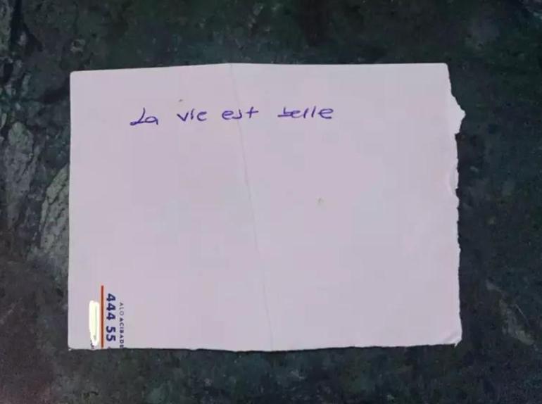 Haftalar sonra gördü Nilperi Şahinkaya annesinin çantasından çıkan notu paylaştı