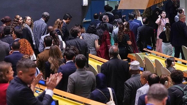 Dün salonu terk etmişlerdi Netanyahuya tepkiler sürüyor: Halkını sattı