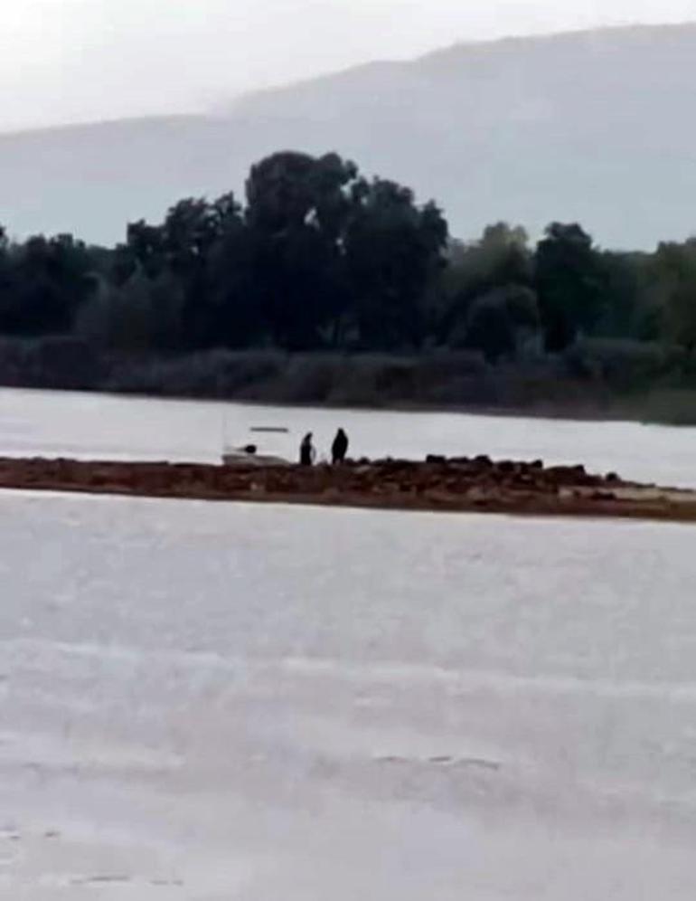 Sapancada gizemli yapı tekrar ortaya çıktı Kazma-kürekle bölgeye gidenler merak uyandırdı